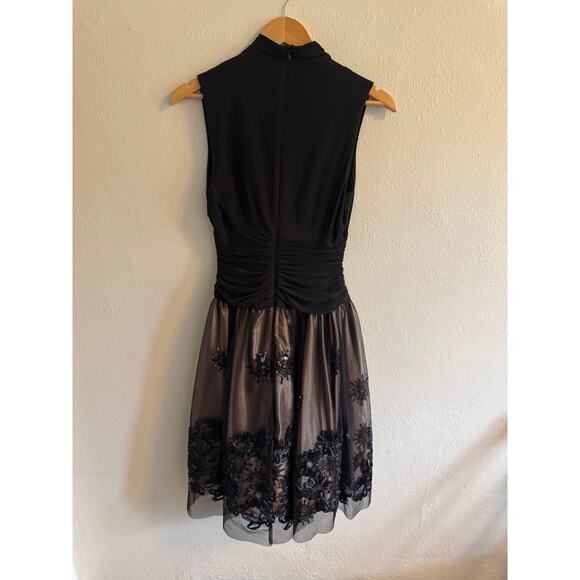 SLNY Dresses & Skirts - SLNY black evening dress size 8